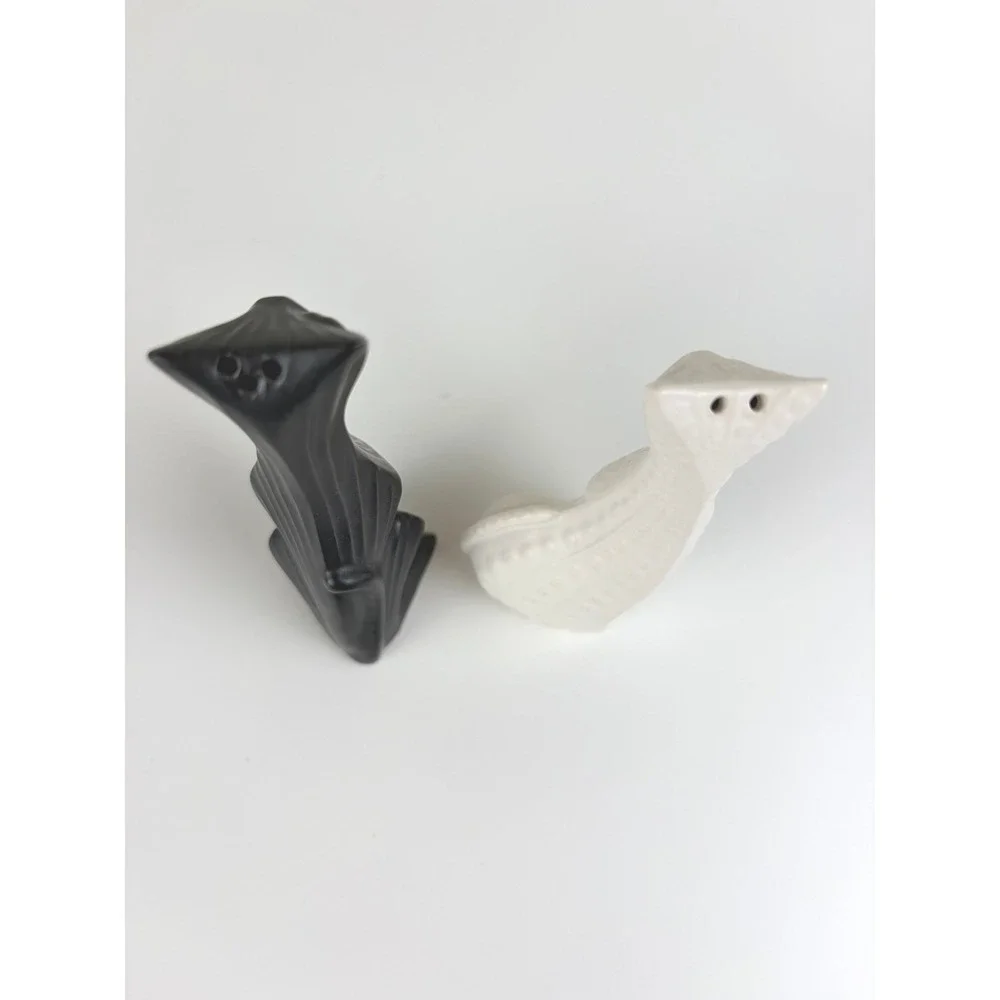 Jonathan Adler Cat Salt & Pepper Shakers Black White Porcelain w/ Original Box